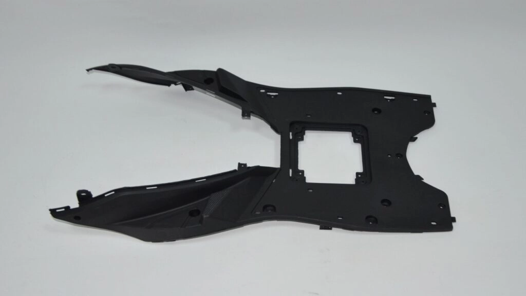 RKS BLAZER MAX ÖN BASAMAK PLASTİĞİ Orijinal