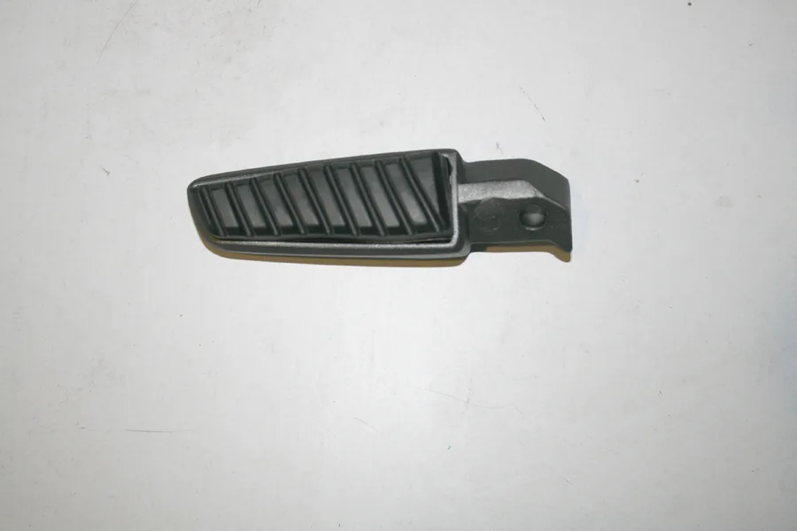 CFMOTO CF NK 400 ARKA BASAMAK KOMPLE SAG