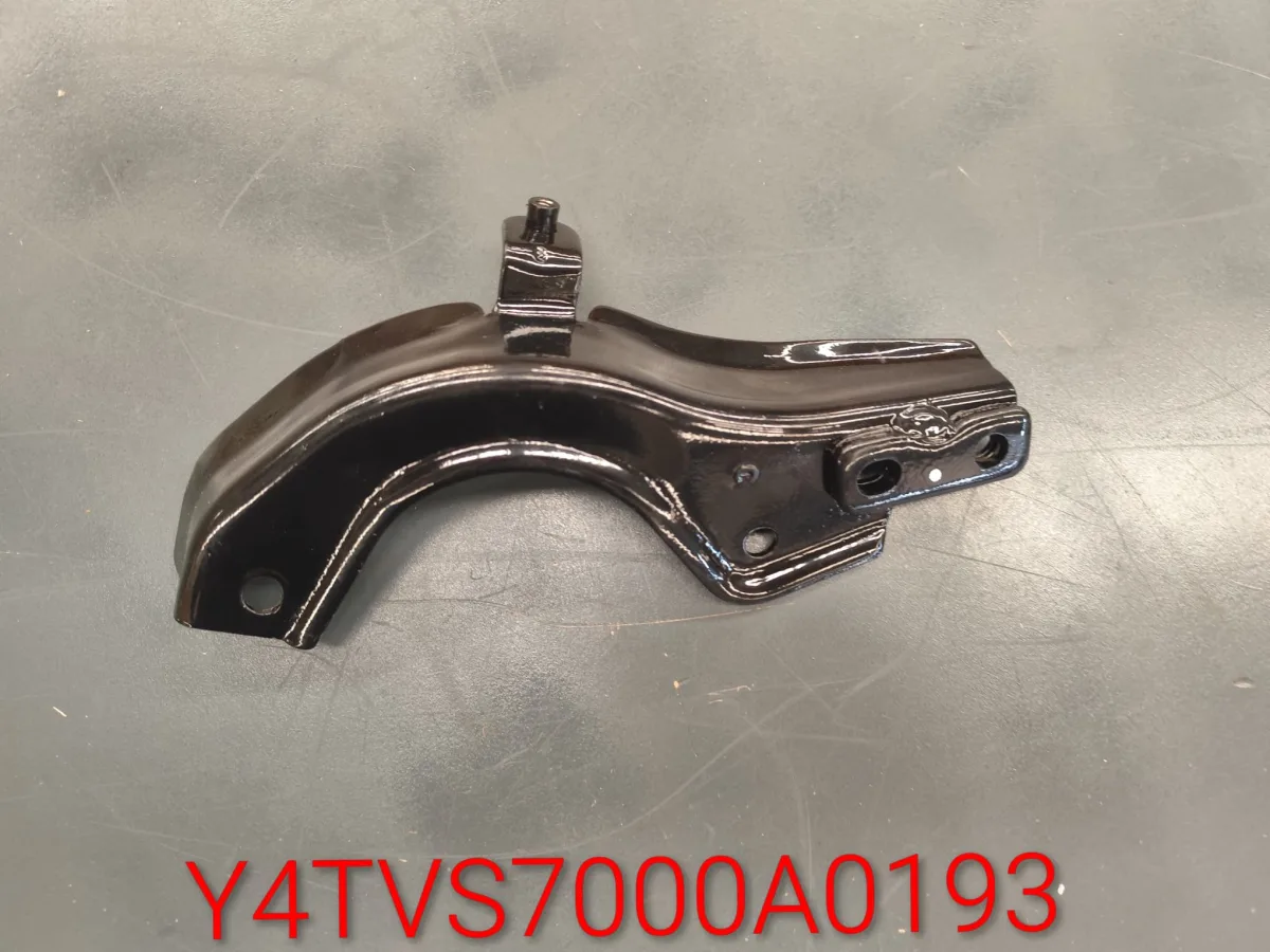 TVS APACHE RTR 200 4V E5+ MOTOR BAGLANTI BRAKETI ON SAG