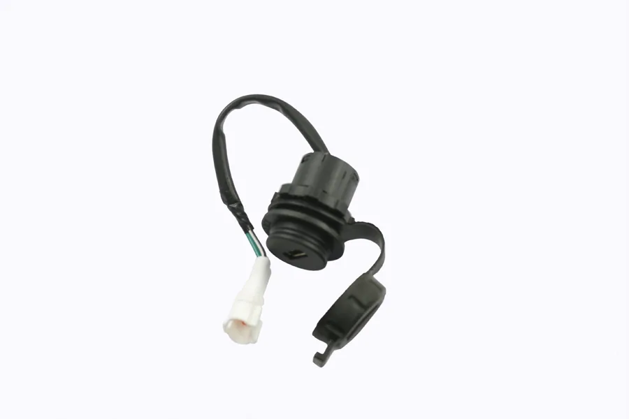 CFMOTO CF MT 650 USB GIRISI
