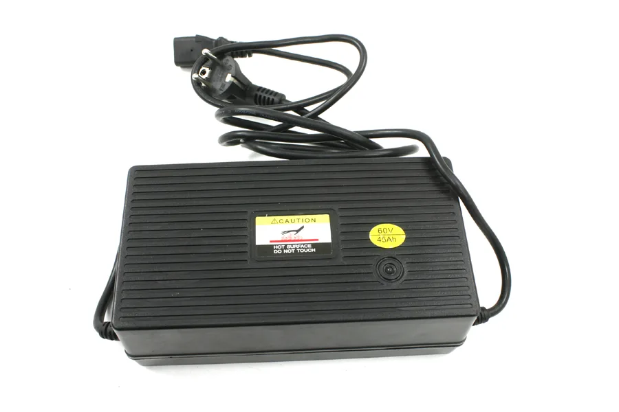 E-MON TT CAR-GO _16 SARJ CIHAZI 60V 30-50AH (DC 73.5V 5A)